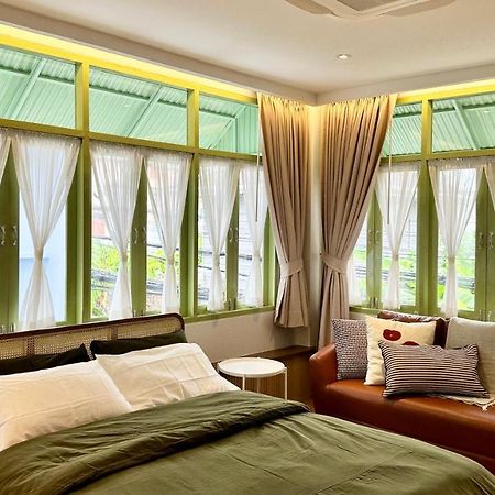 The Tangerine Guesthouse Bangkok Bagian luar foto