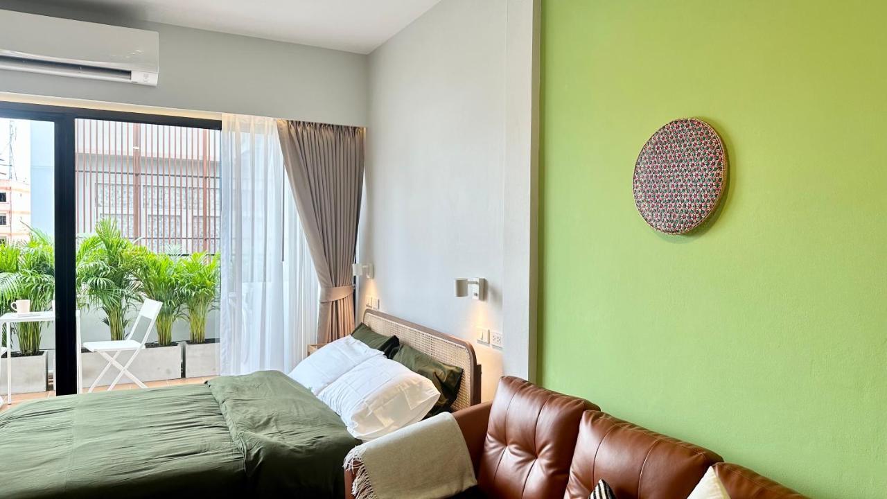 The Tangerine Guesthouse Bangkok Bagian luar foto