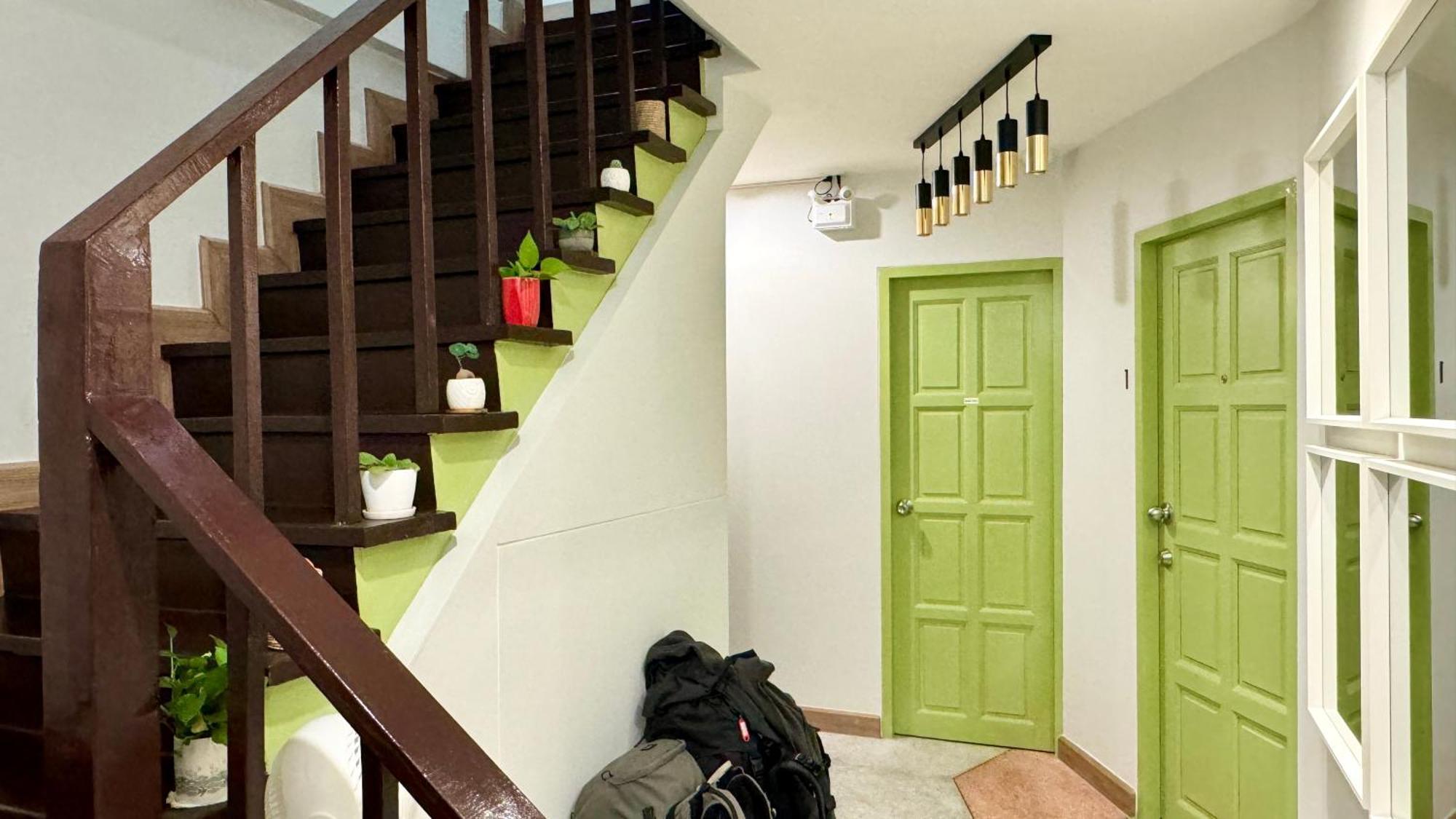 The Tangerine Guesthouse Bangkok Bagian luar foto